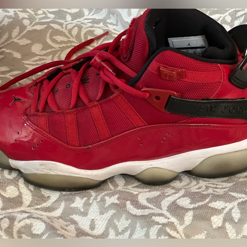 Size 8 men’s Red Six rings Jordan’s